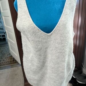 Lilly Pulitzer Women's Cream V-Neck Sweater Vest